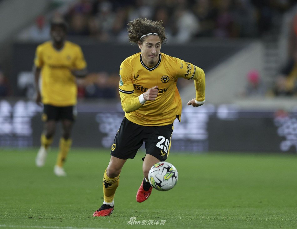 身高配合强 身高配合强